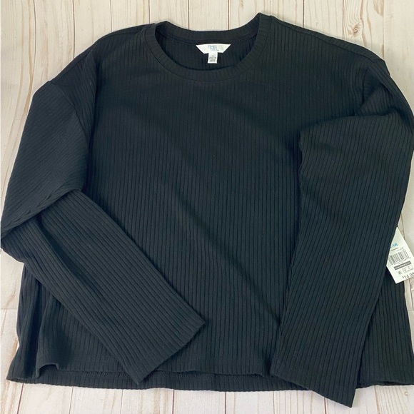 Lot of 2 Cropped Size L 12-14 Black Long Sleeve Tops Sweatshirt & Ribbed Shirt - Picture 10 of 10